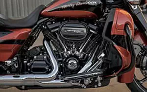 Desktop wallpapers motorcycle Harley-Davidson CVO Street Glide - 2017