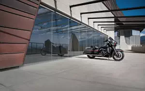 Desktop wallpapers motorcycle Harley-Davidson CVO Street Glide - 2018