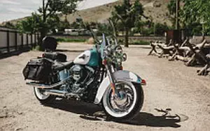 Desktop wallpapers motorcycle Harley-Davidson Heritage Softail Classic - 2016
