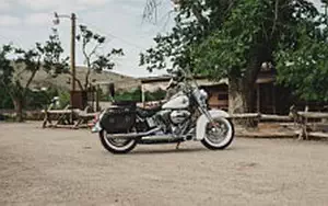 Desktop wallpapers motorcycle Harley-Davidson Heritage Softail Classic - 2016