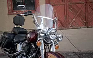 Desktop wallpapers motorcycle Harley-Davidson Heritage Softail Classic - 2017