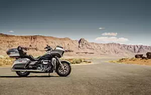 Desktop wallpapers motorcycle Harley-Davidson Touring Road Glide Ultra - 2017