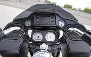 Desktop wallpapers motorcycle Harley-Davidson Touring Road Glide - 2017