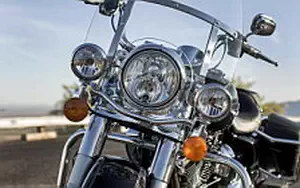 Desktop wallpapers motorcycle Harley-Davidson Touring Road King - 2017