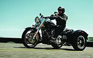 Desktop wallpapers motorcycle Harley-Davidson Trike Freewheeler - 2015