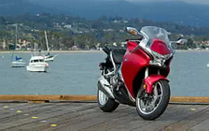 Desktop wallpapers motorcycle Honda VFR1200F DCT - 2010