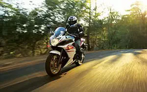Desktop wallpapers motorcycle Yamaha FZ6R - 2010