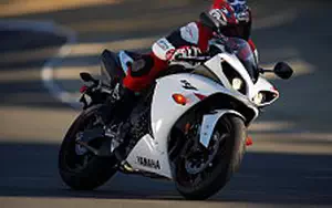 Desktop wallpapers motorcycle Yamaha YZF-R1 - 2010