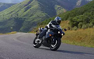 Desktop wallpapers motorcycle Yamaha YZF-R1 - 2011