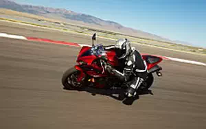 Desktop wallpapers motorcycle Yamaha YZF-R1 - 2011