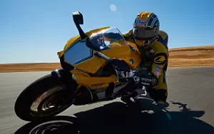 Desktop wallpapers motorcycle Yamaha YZF-R1 - 2016