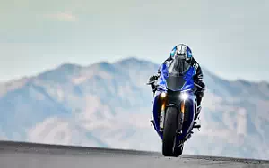 Desktop wallpapers motorcycle Yamaha YZF-R1 - 2018