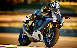 Desktop wallpapers motorcycle Yamaha YZF-R1M - 2017