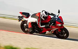 Desktop wallpapers motorcycle Yamaha YZF-R6 - 2013